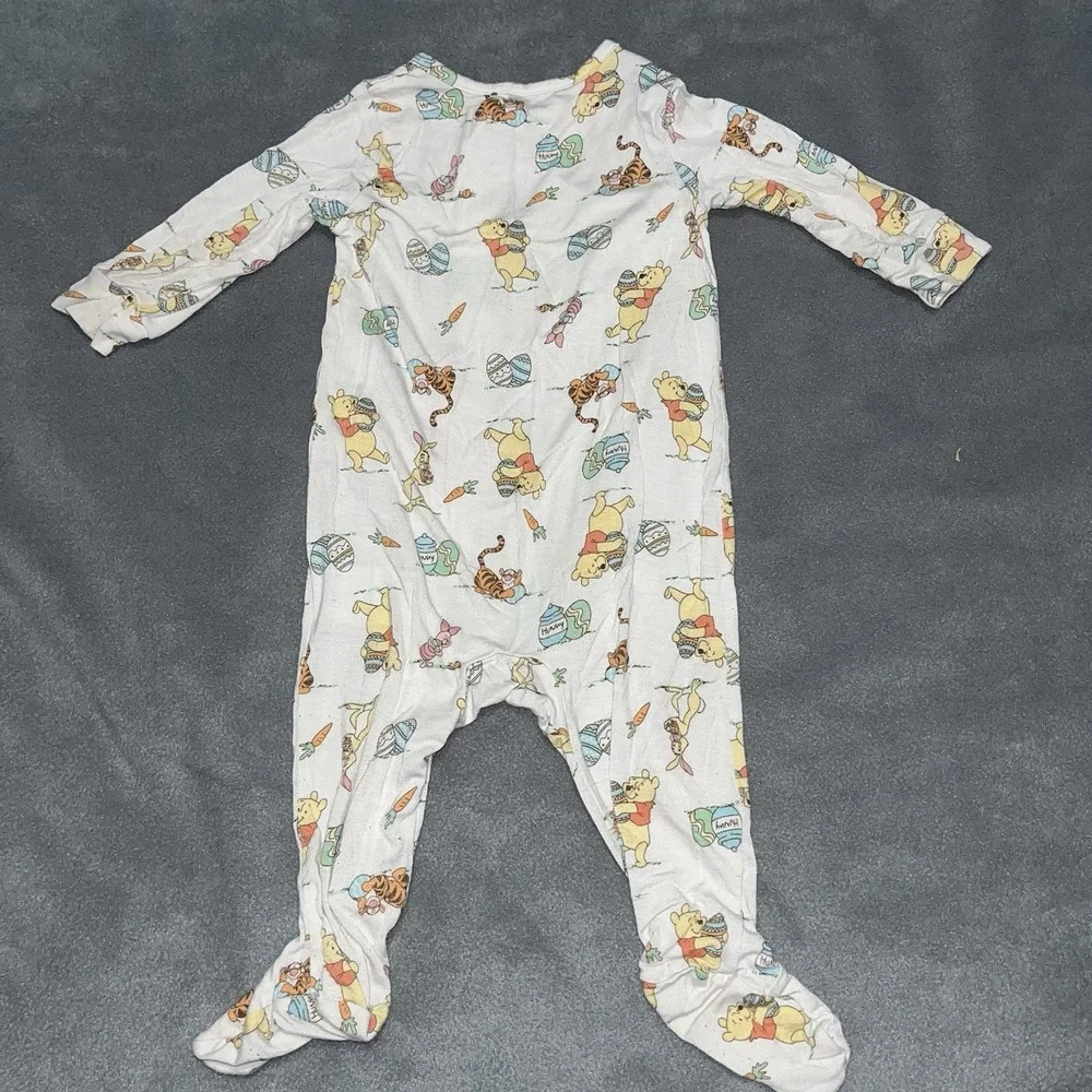 Disney Baby Winnie the Pooh Footed Zip up Sleeper One Piece 6/9 Month